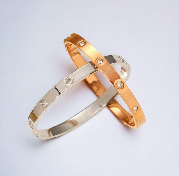 CloveLux™ Love Bracelet