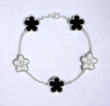 Load image into Gallery viewer, CloveLux™ Clover Iced Bracelet
